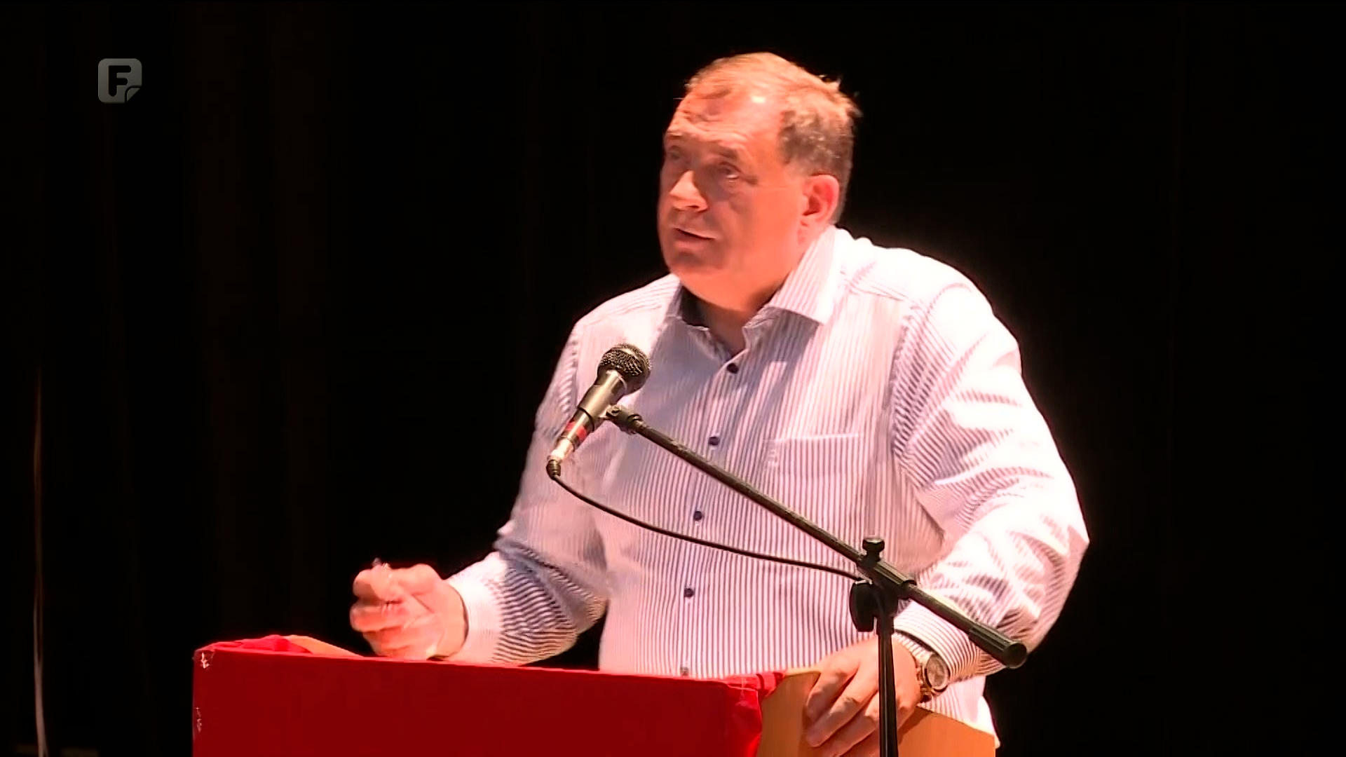 Aplaudiranje Dodikovim psovkama je poraz našeg društva